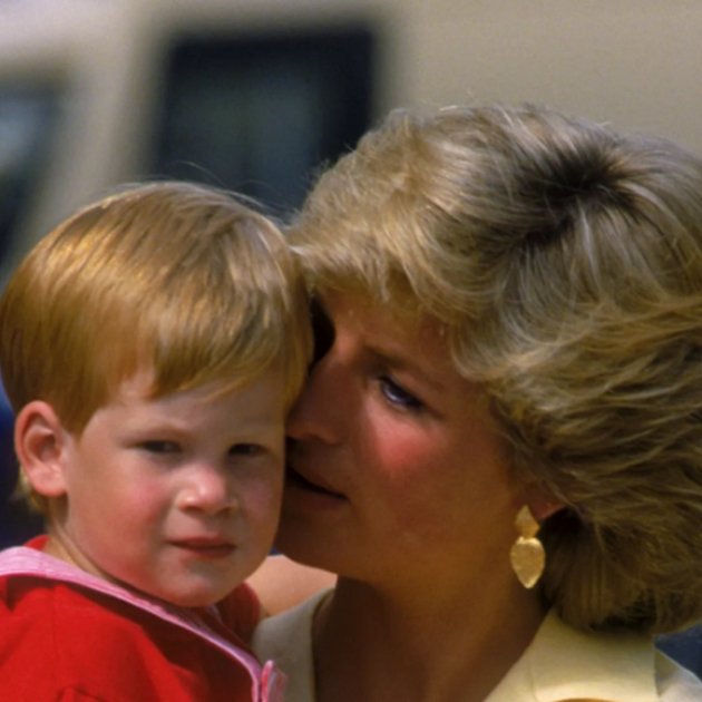 Lady Di y Harry de bebé   Princess Diana Archive