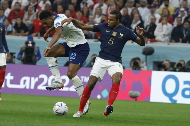 Jude Bellingham Jules Koundé Francia Inglaterra / Foto: EFE - Juanjo Martín