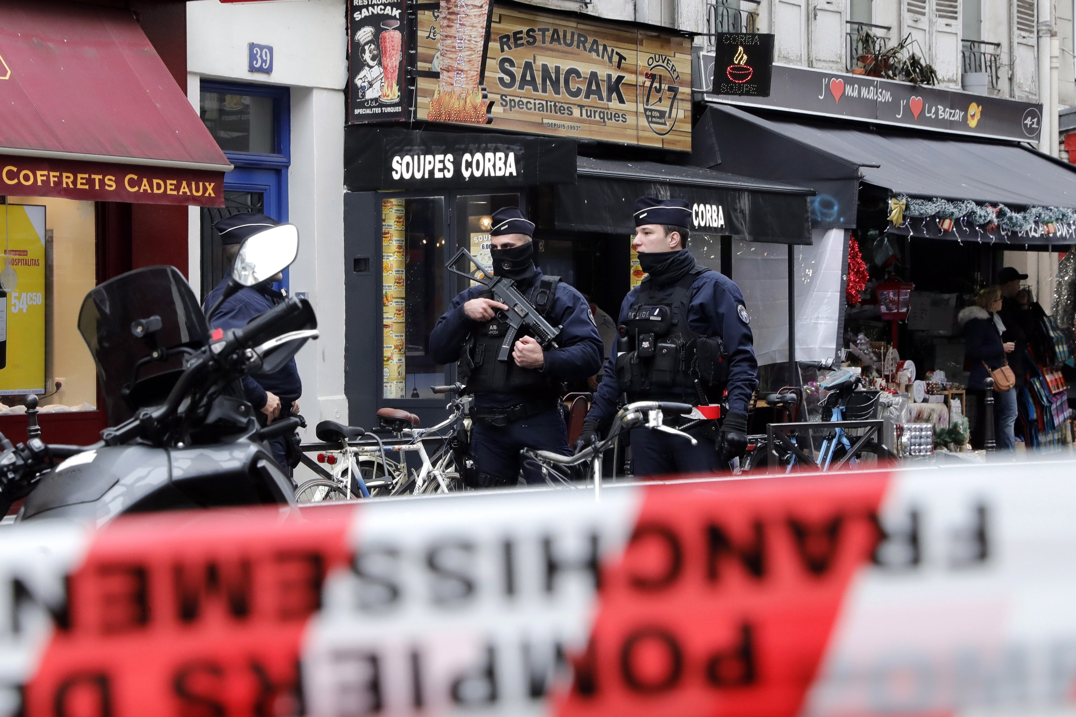 Tres muertos y varios heridos en un tiroteo en París: el tirador, detenido