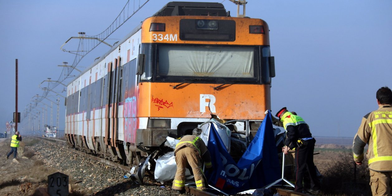 Muere El Conductor De Un Coche En Un Accidente Con Un Tren En Un Paso A ...