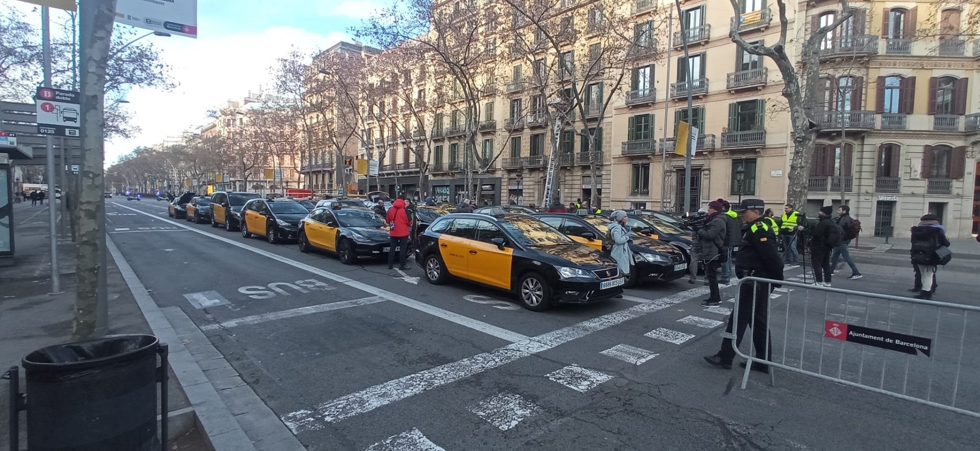 Concentració taxis a la Gran Via / Jordi Palmer