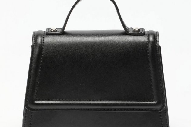 El bolso negro de Lefties que cuesta menos de diez euros, es elegante,  atemporal y parece de lujo