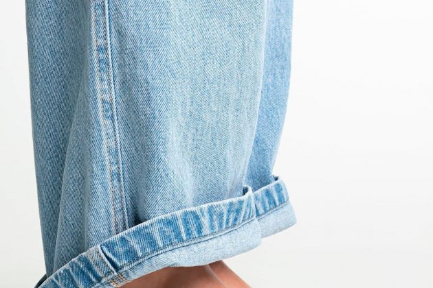 Zapatos de tacón medio destalonados Zapatos de tacón medio destalonados