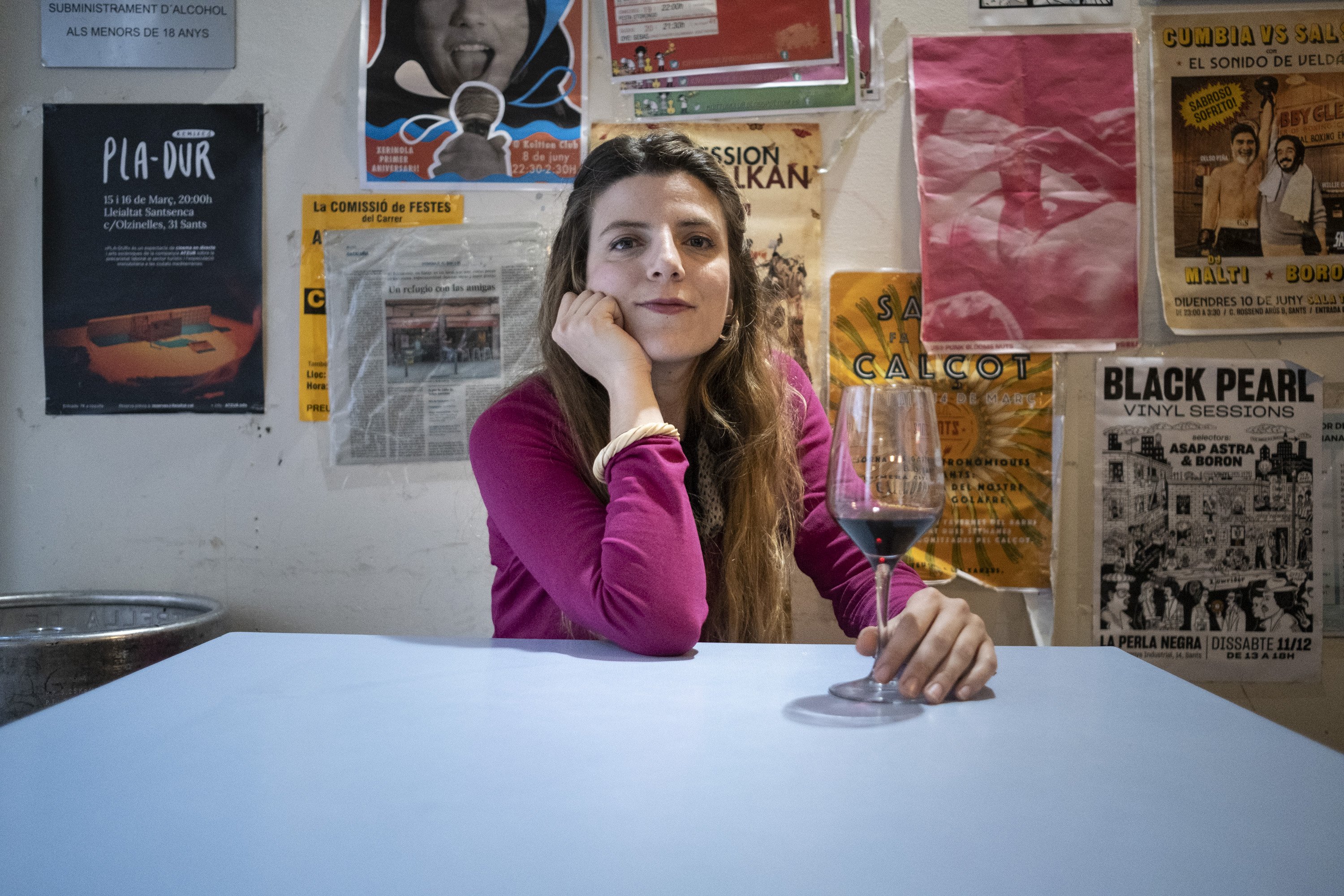 A catalã Júlia Bacardit proíbe tradução de livro para o espanhol e provoca  polêmica - Jornal Opção