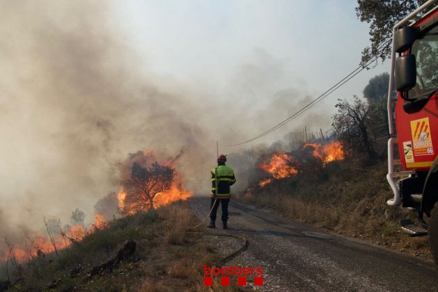 bomberos incendio portbou 