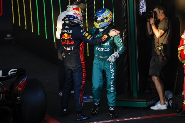 Verstappen y Alonso en Australia Fórmula 1 / Foto: Europa Press - Xavi Bonilla