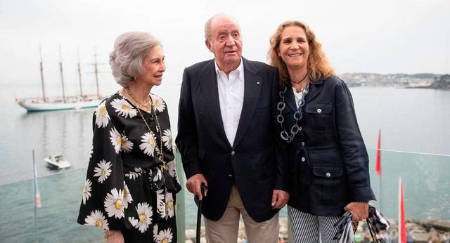 Sofía, Juan Carlos y la infanta Elena