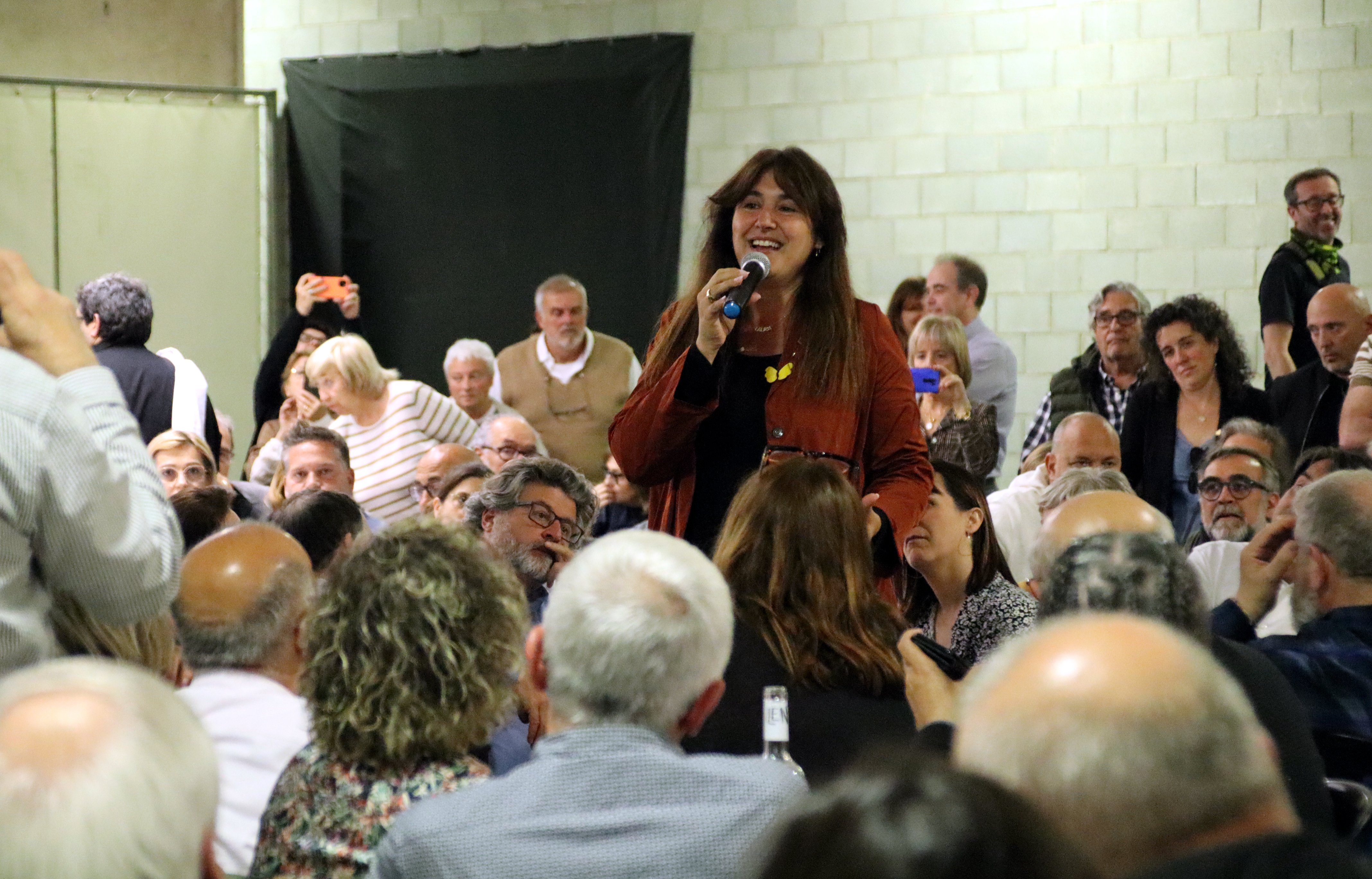 Mig miler d'afins a Borràs l'homenatgen a Manresa i pressionen per la seva restitució al Parlament