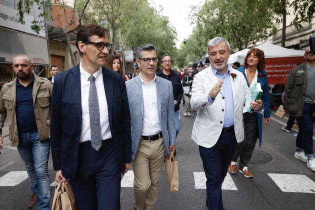 Salvador Illa, Felix Bolaños i Jaume Collboni visita Sant Jordi 2023 (1). Foto: Montse Giralt