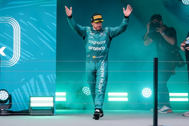 Fernando Alonso celebrando podio en Miami / Foto: EFE