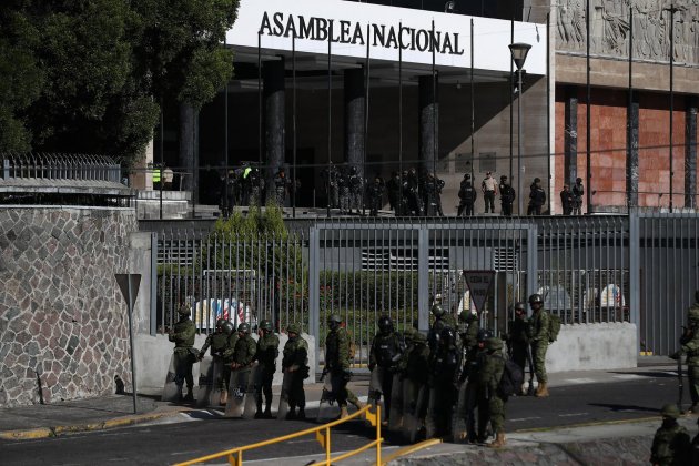 Militars i policies a l'Assemblea Nacional de l'Equador