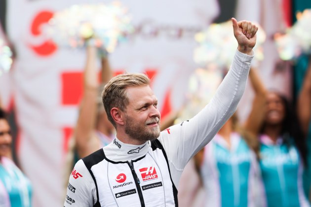 Kevin Magnussen amb el polze cap a dalt en el GP de Miami / Foto: Europa Press