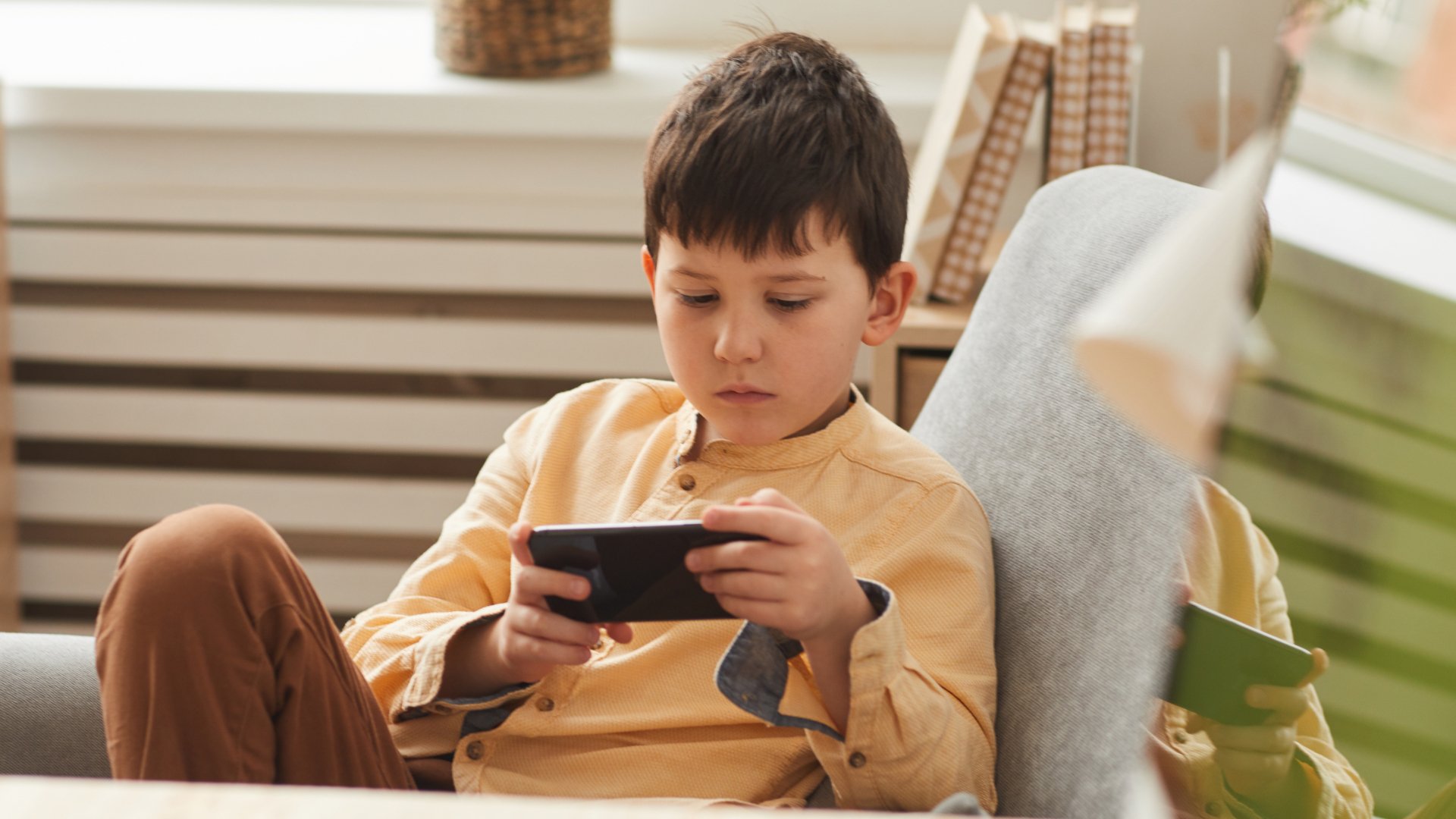 Cómo evitar que tus hijos se vuelvan adictos al móvil
