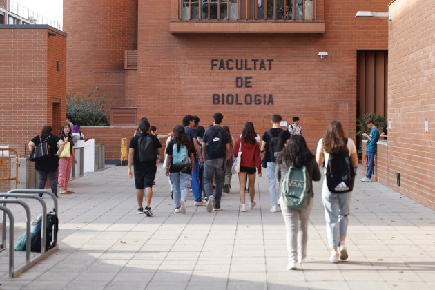 Facultad biología UB selectividad sele PAZ proba acces universidad / Montse Giralt