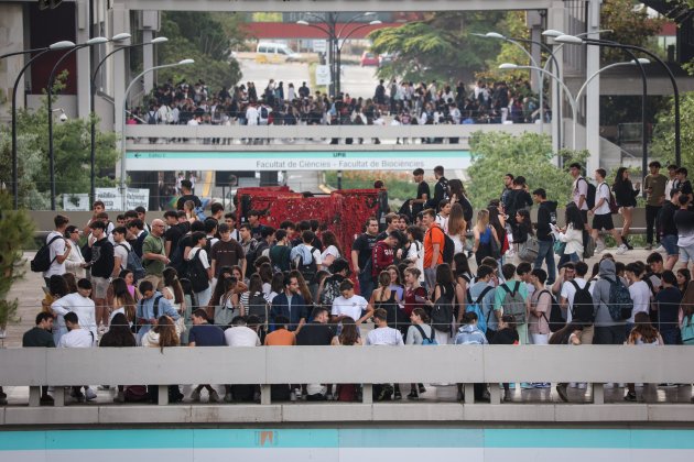 UAB educación Cerdanyola selectividad sele PAZ examenes / Miquel Muñoz