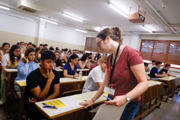 Facultad biología UB selectividad sele PAZ proba acces universidad / Foto: Montse Giralt