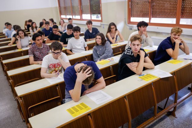 Facultad biología UB selectividad sele PAZ proba acces universidad / Foto Montse Giralt