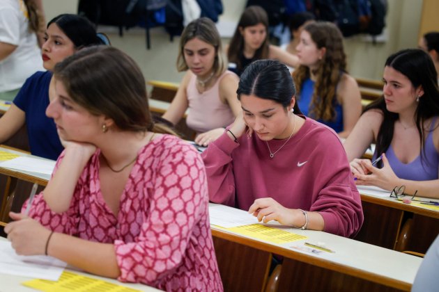 Facultat biologia UB selectivitat sele PAU proba acces universitat / Foto: Montse Giralt