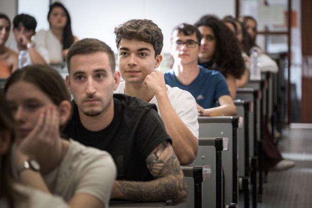 Selectividad 2023 en la Facultad de Pompeu Fabra Ciutadella. Foto: Carlos Baglietto