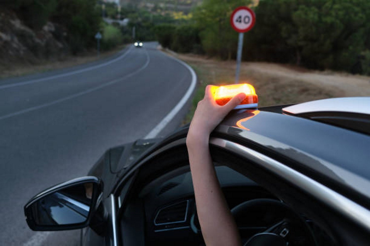 Adiós a los triángulos de emergencia: esta es la 'luz inteligente