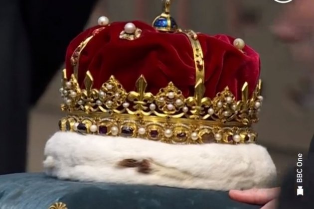 La corona de Carlos III Twitter