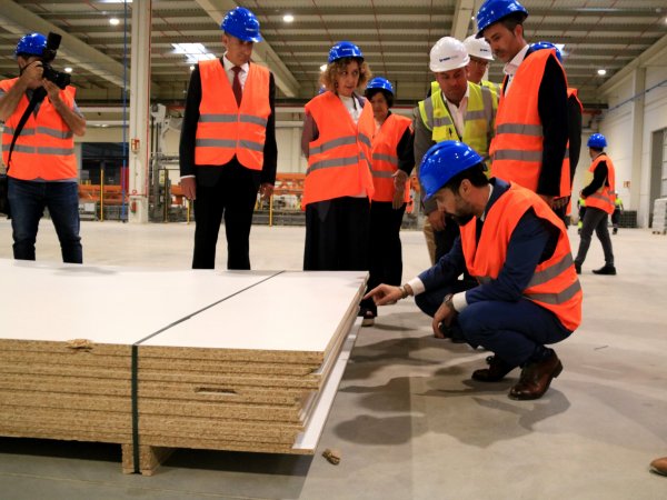 Kronospan inversión de 150 millones en fábrica Tortosa fabricación tablones madera