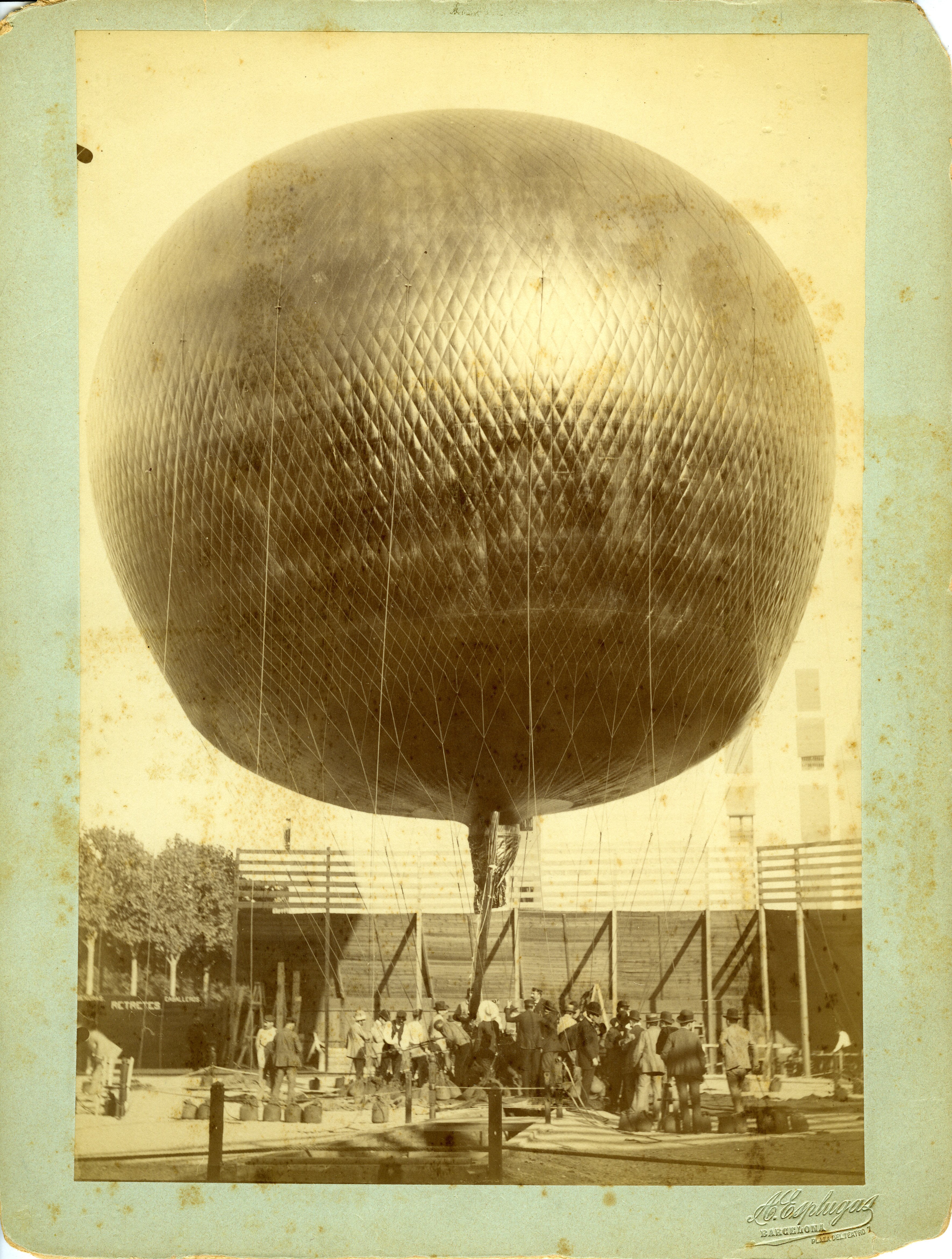 15 Exposición Universal de Bcn. Globo cautivo, 1888. AFB. Antoni Esplugas