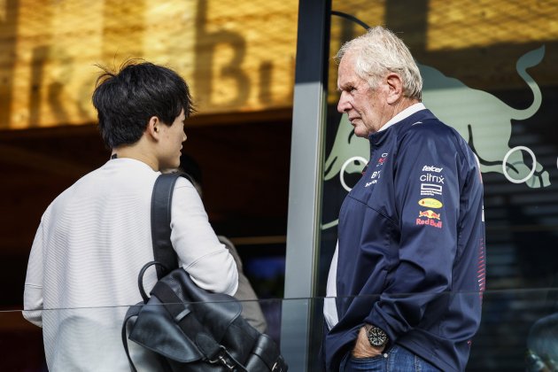 Yuki Tsunoda Helmut Marko / Foto: Europa Press - Xavi Bonilla