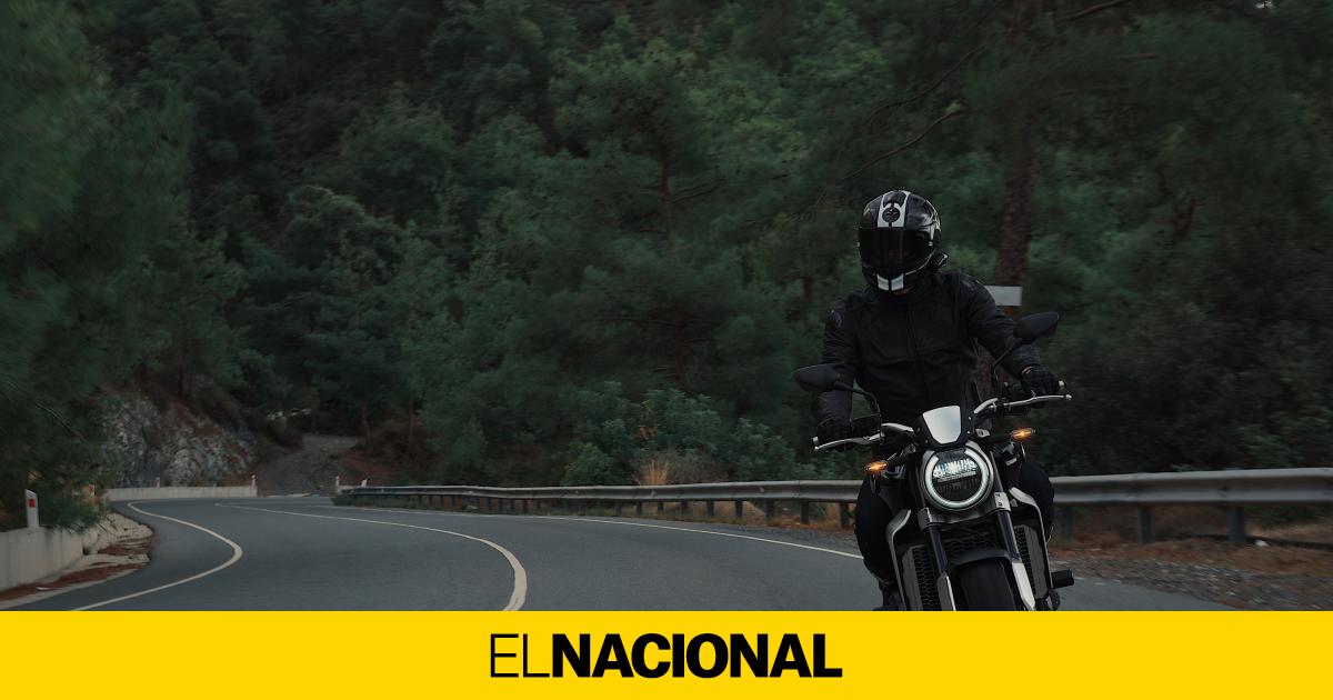 Así es MC1, el casco de moto español que envía mensajes de emergencia en  caso de accidente