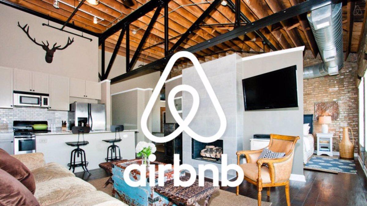 Airbnb també fa servir la tecnologia per oferir millors experiències i detectar situacions de risc