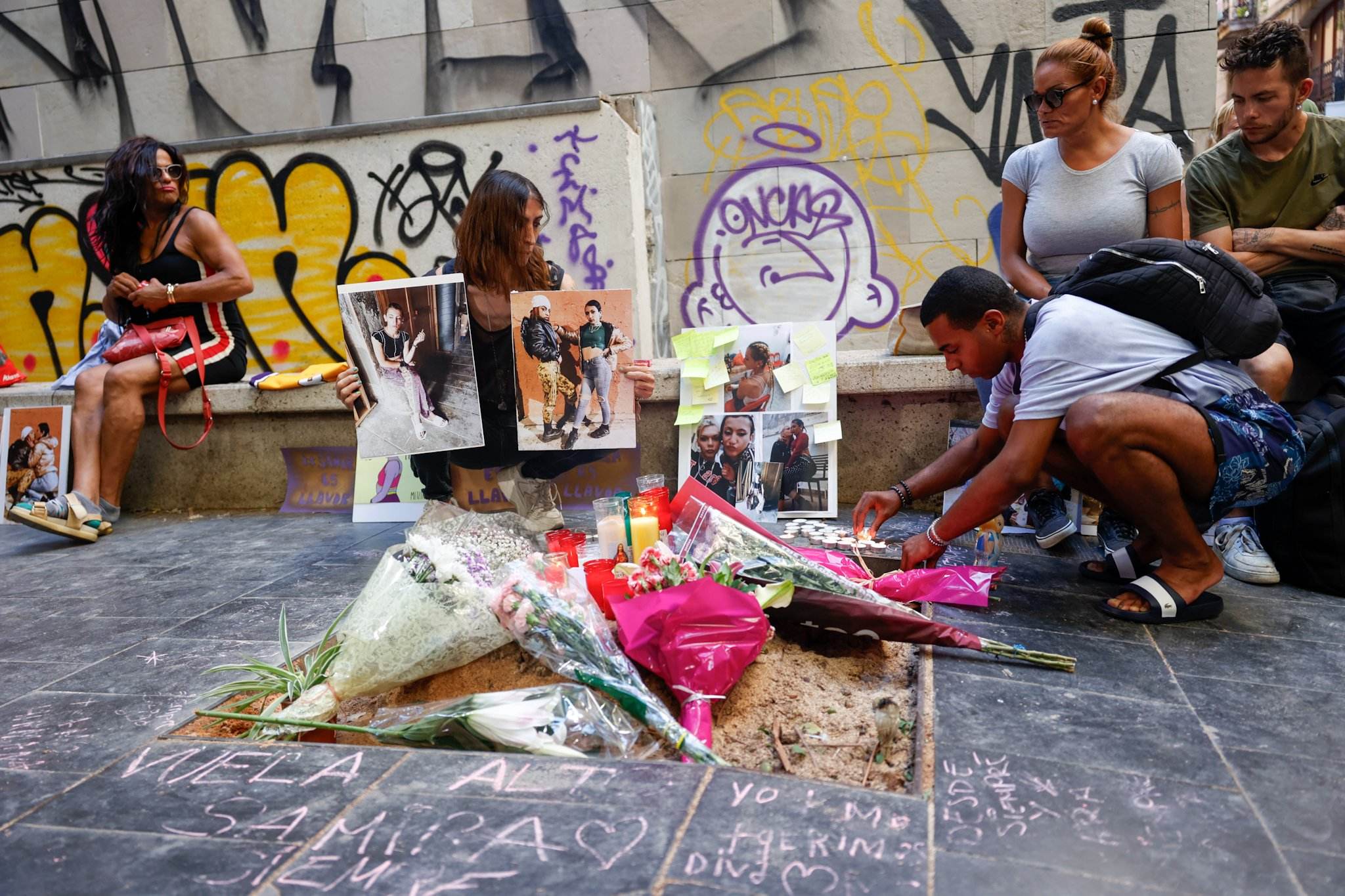 Barcelona indemniza a la familia de la chica que murió al desplomarse una palmera en el Raval