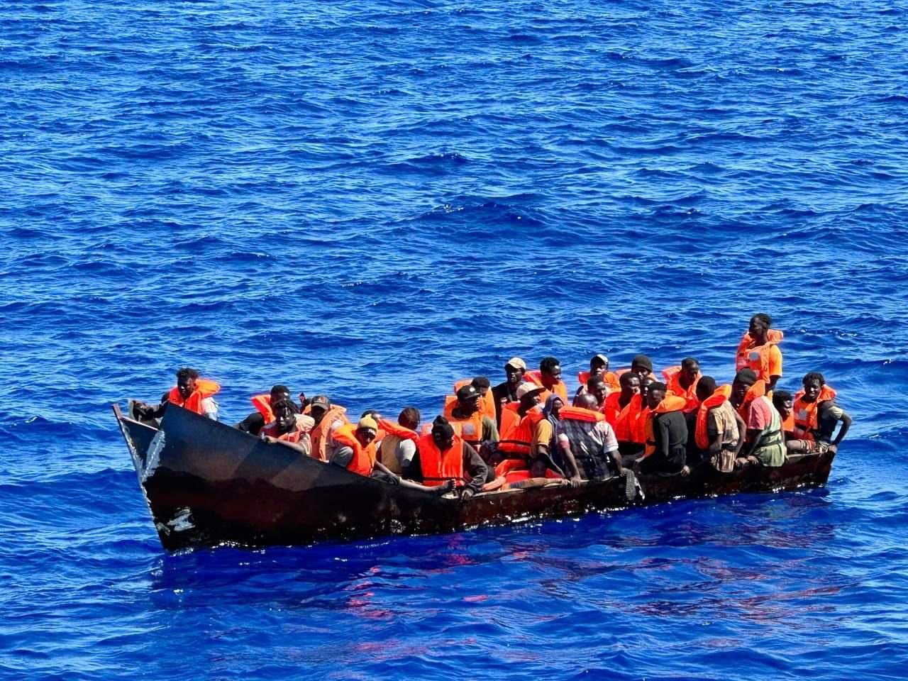 Más de 40 muertos en un nuevo naufragio ante la isla italiana de Lampedusa