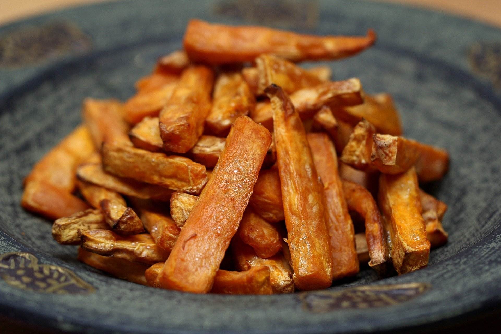 L'impacte ambiental ocult de les patates fregides: què hi ha darrere del teu 'snack' preferit?