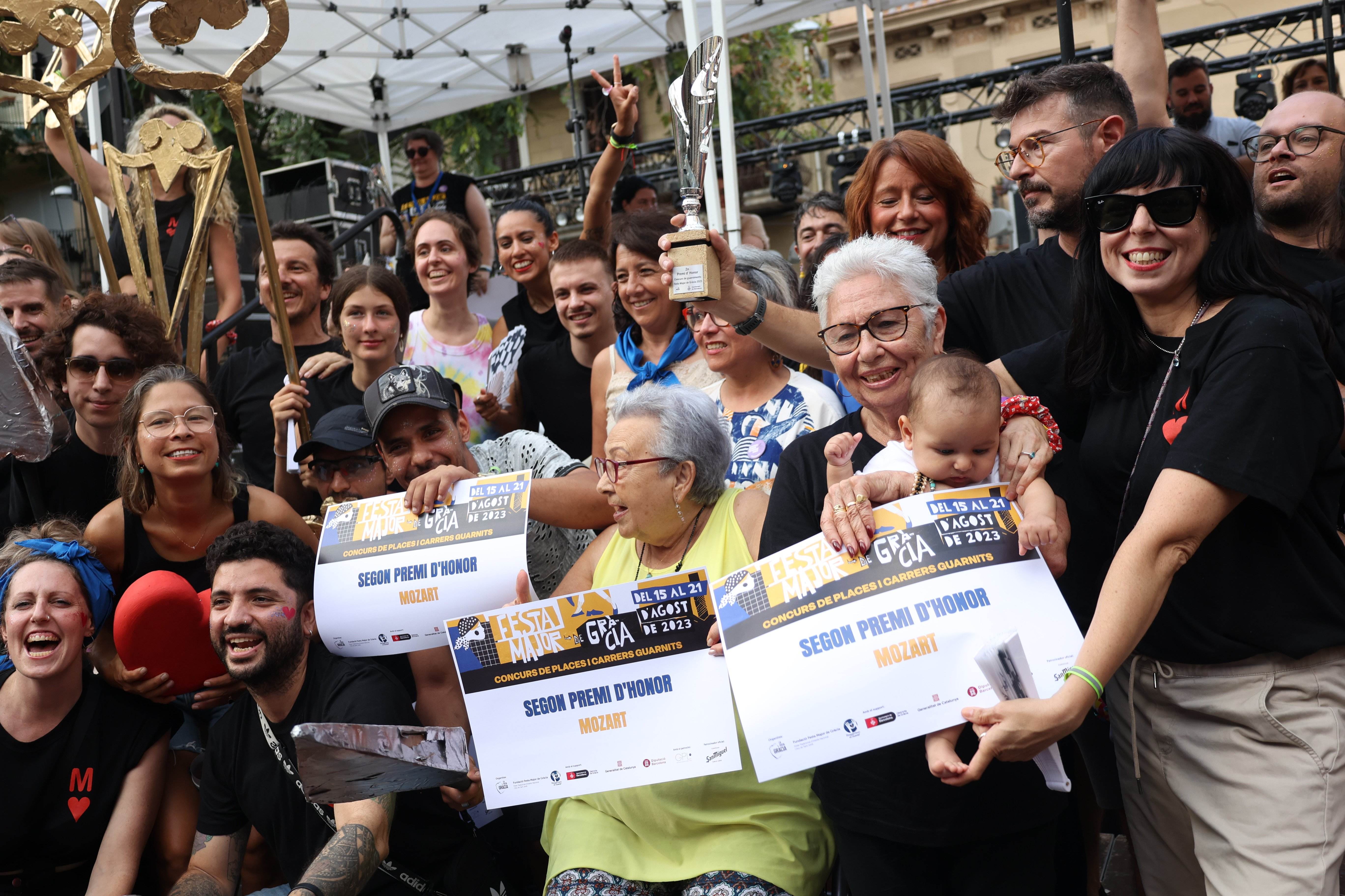 El carrer Mozart, segona posició del concurs de carrers guarnits de les Festes de Gràcia 2023