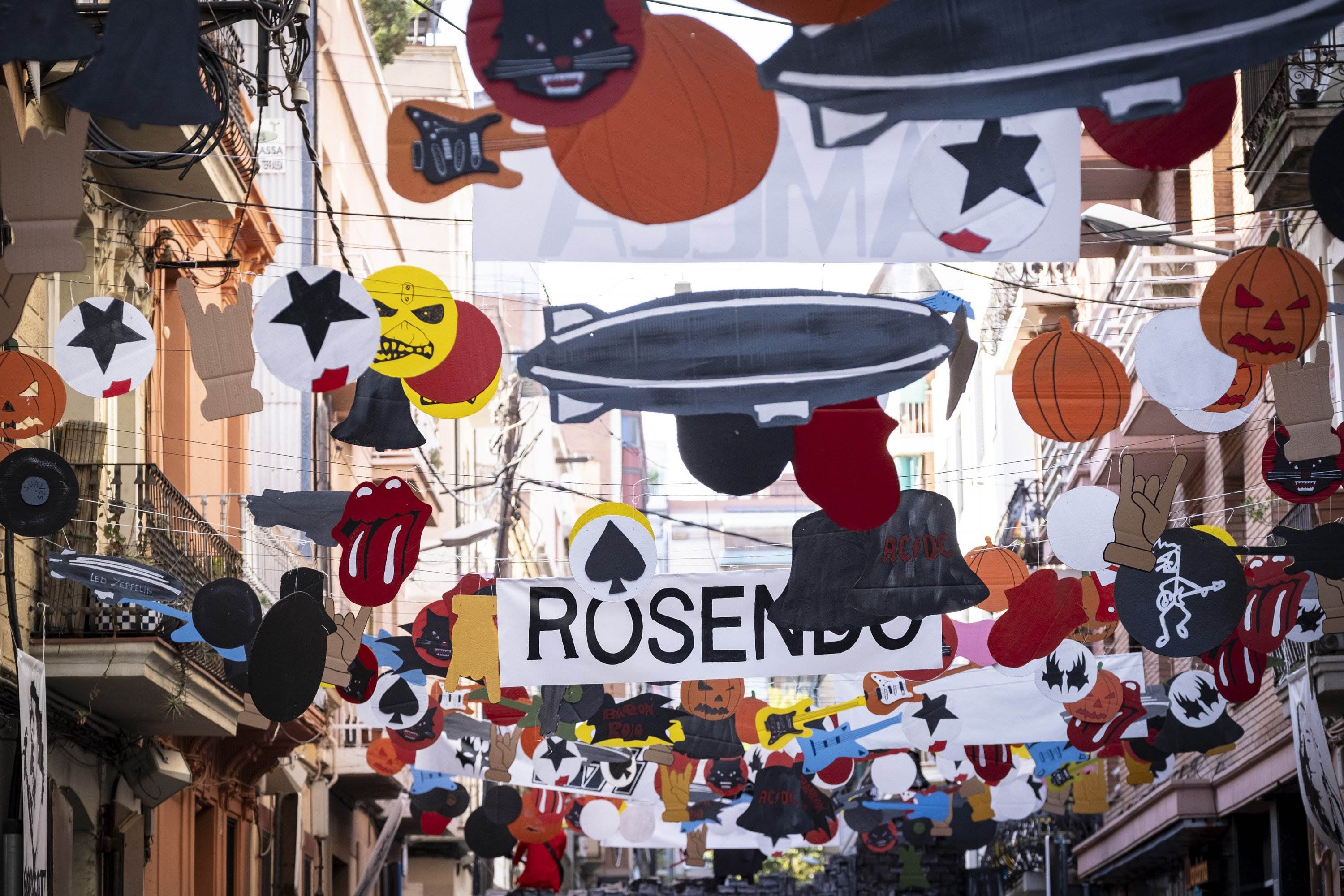 Carrers guarnits Festes de Sants 2024: totes les temàtiques