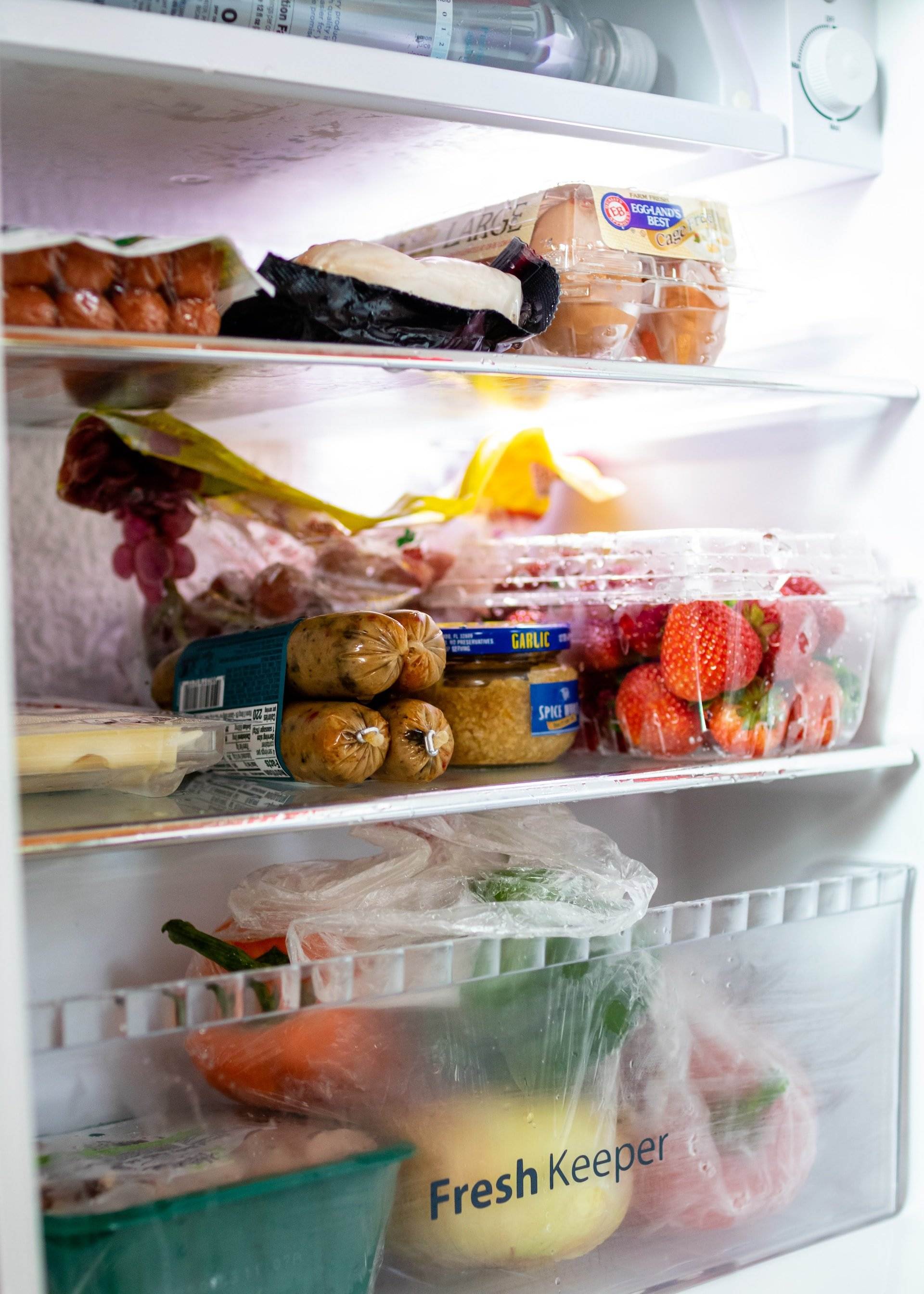 ¿Qué alimentos debes guardar en la nevera en las épocas de calor?