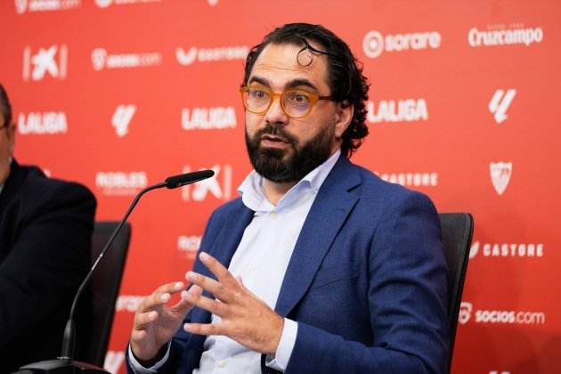 Victor Orta durante una rueda de prensa cono el Sevilla / Foto: Europa Press