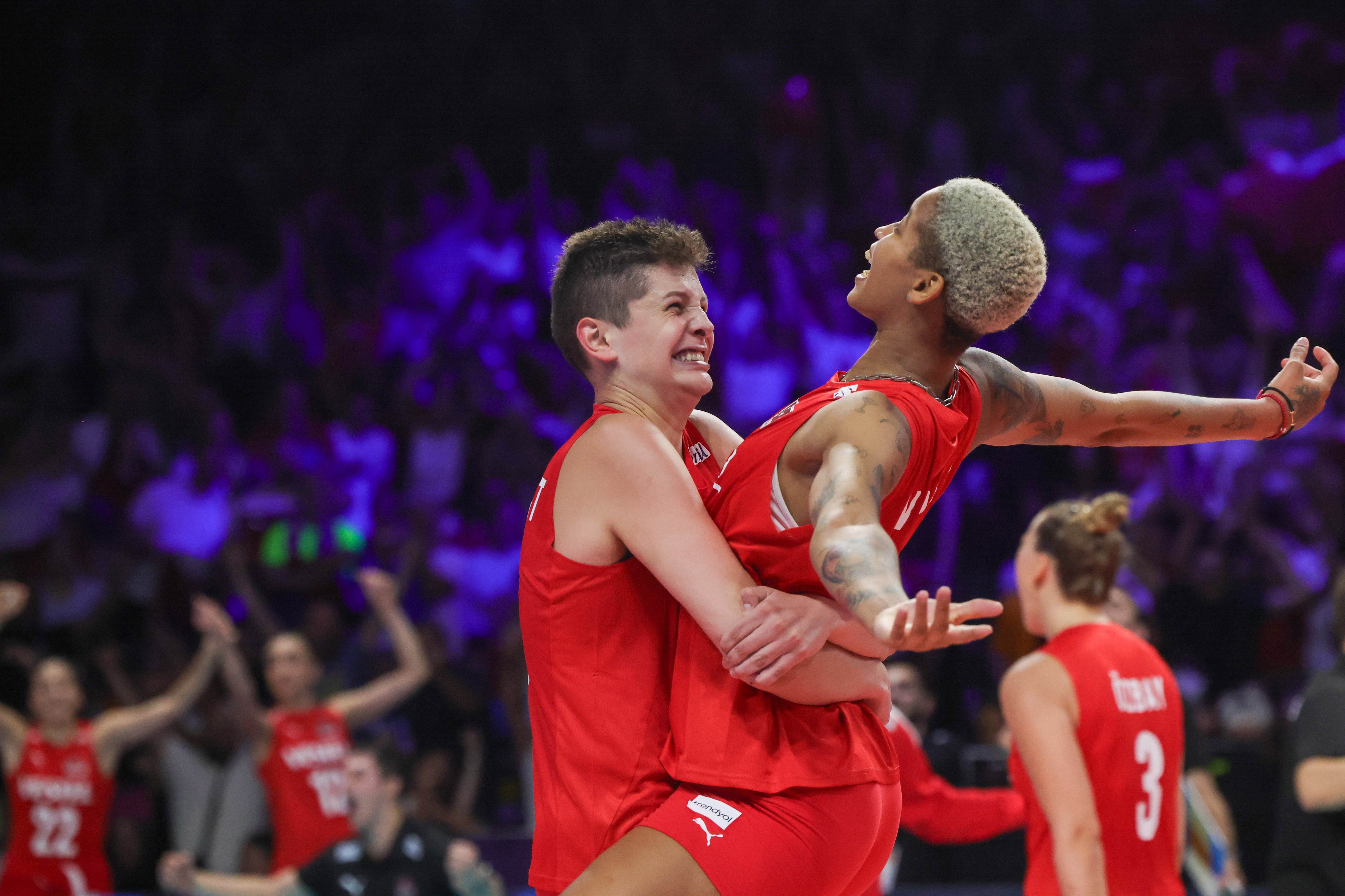 Turquía, retratada: menosprecio a la selección femenina de vóley antes y después de ser campeonas de Europa