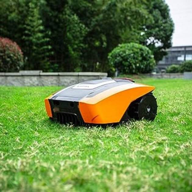 15 días con un robot cortacésped: esto es lo más parecido a usar una Roomba  en tu jardín