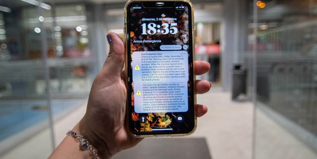 EuropaPress 4786157 mensaje llega telefonos moviles simulacro plaseqta plan emergencia exterior