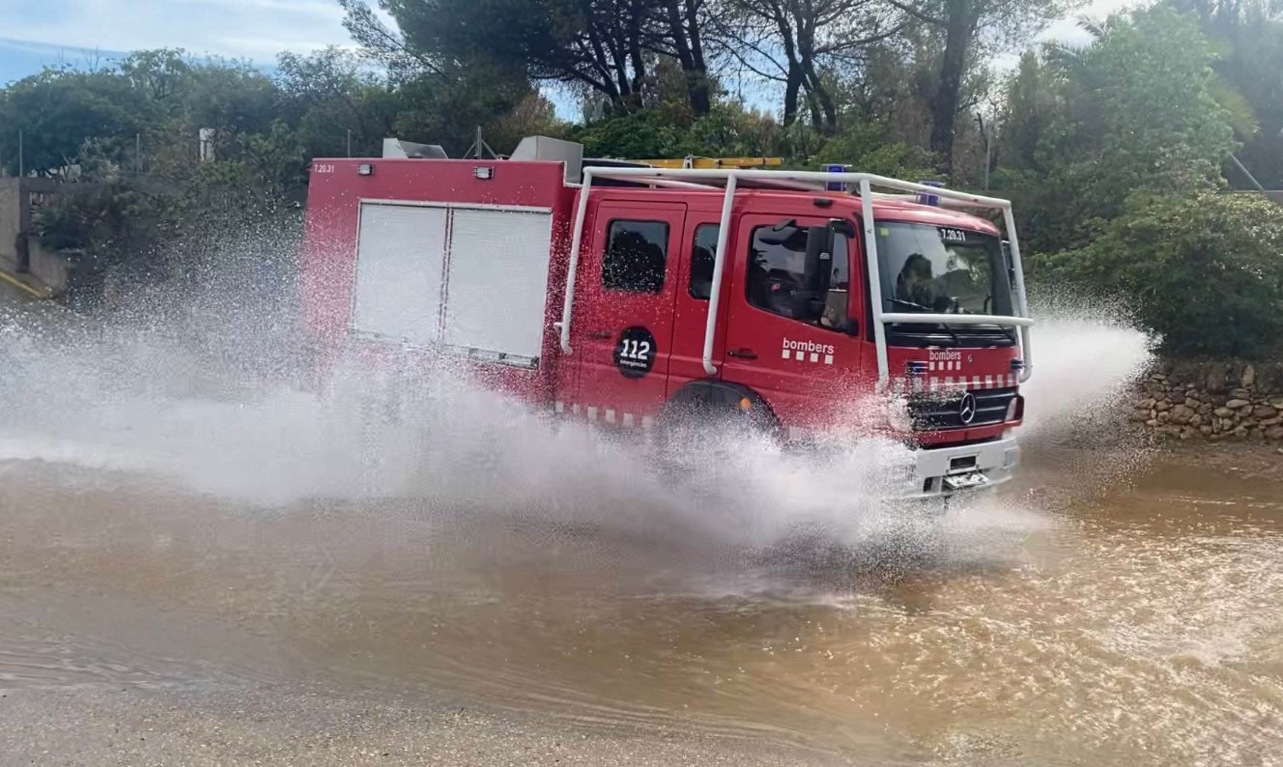 Los Bomberos de la Generalitat contarán con 28 medios aéreos y 821 vehículos para luchar contra lso incendios