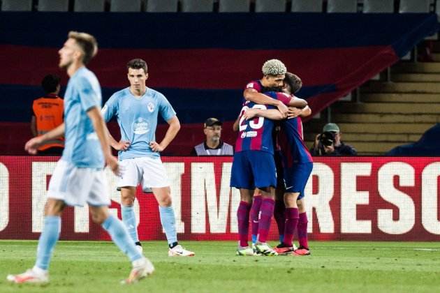 Ronald Araujo abrazo celebra victoria Barça Celta / Foto: Europa Press - Javier Borrego