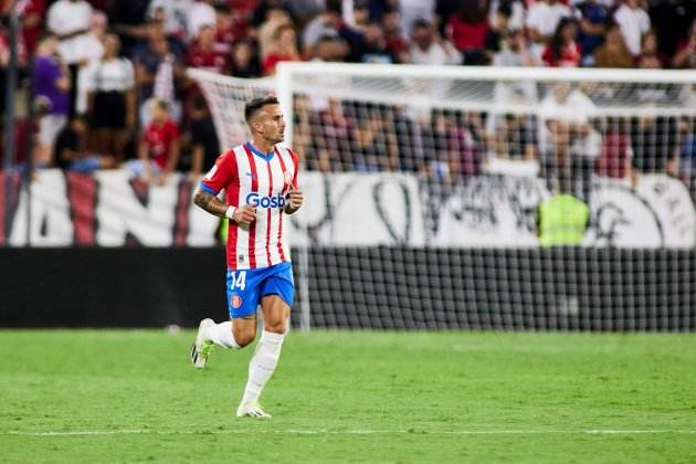 Aleix Garcia, disputando un partido con el Girona / Foto: Europa Press