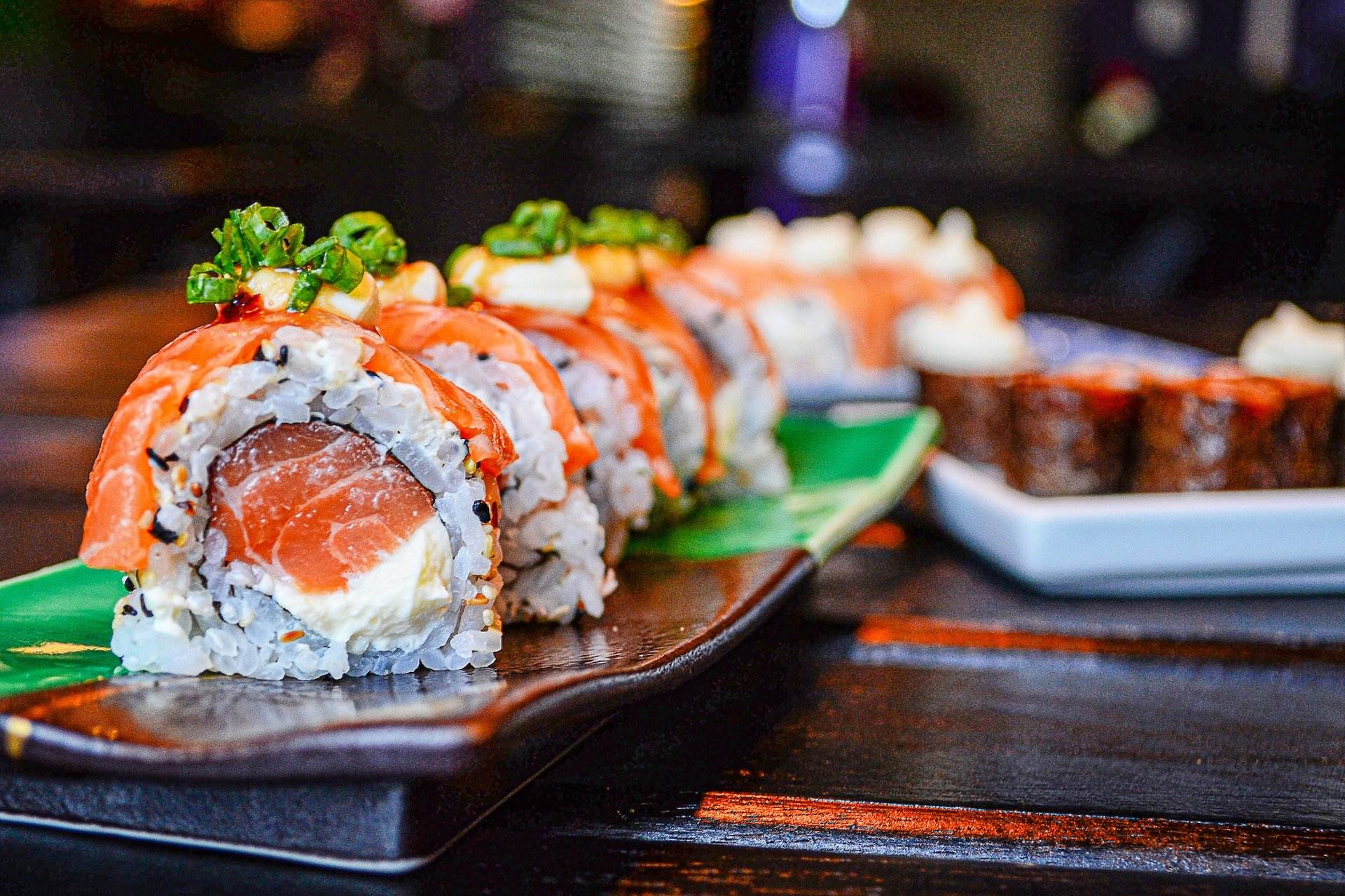 Así es cómo debes comer el sushi y no lo sabías
