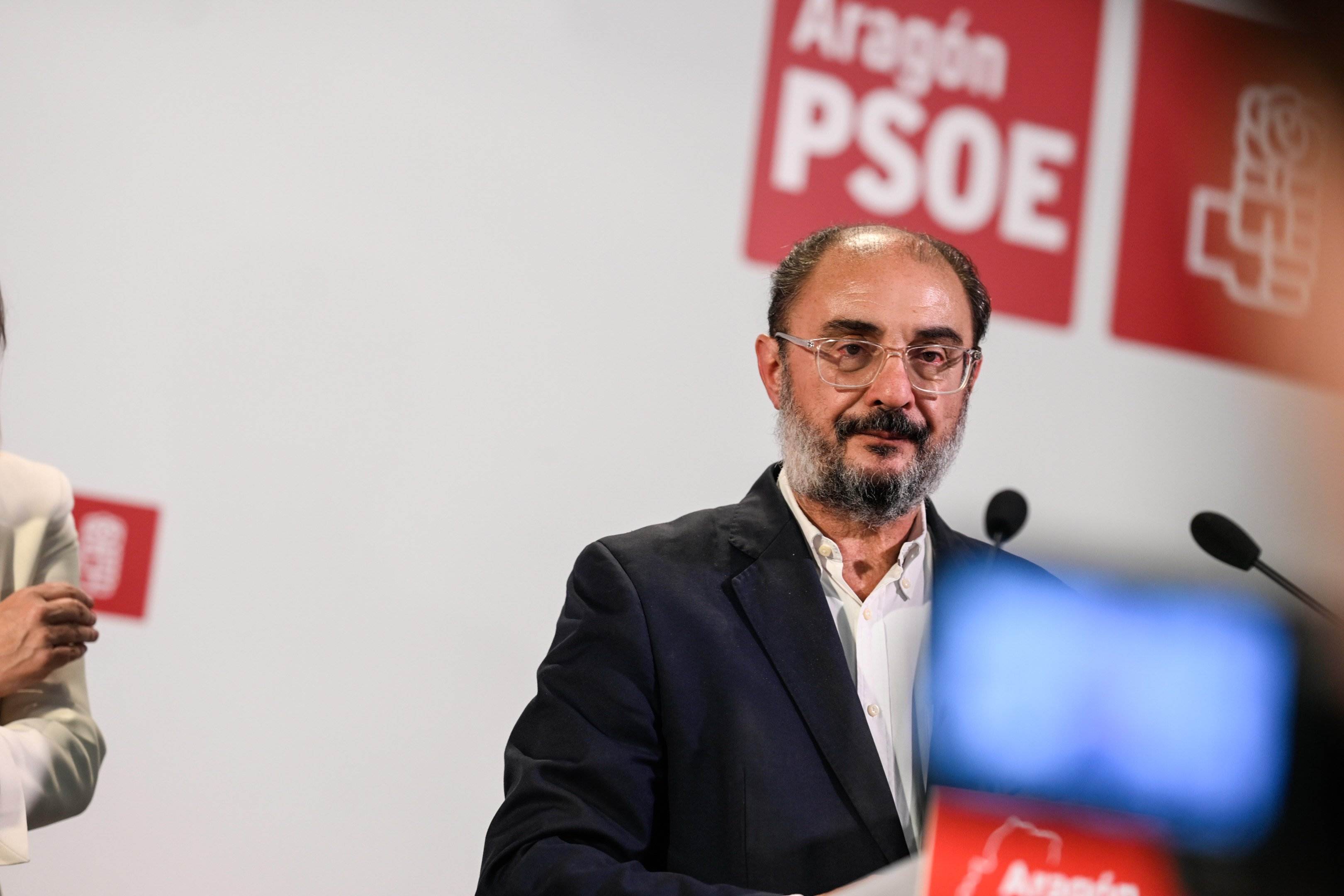 La vieja guardia del PSOE apoya a Lambán, a quien el partido quiere multar por abstenerse en la amnistía