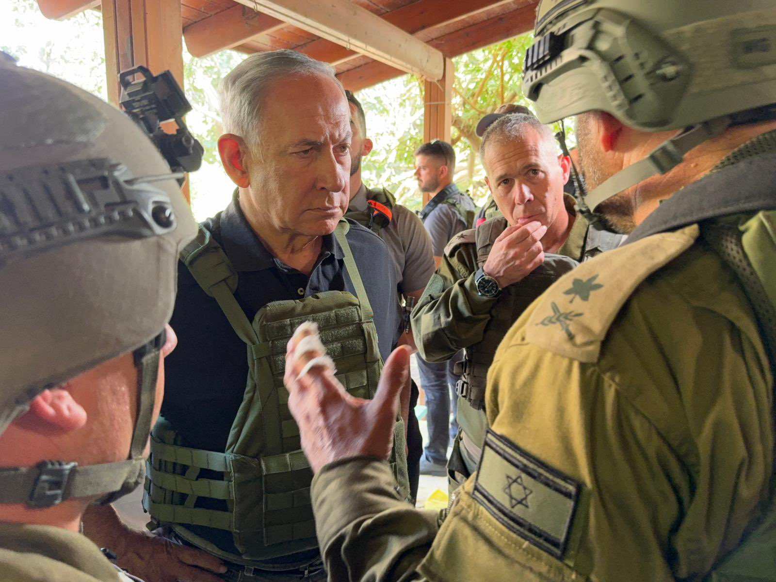 Netanyahu arenga l'exèrcit a les portes de Gaza en acabar l'ultimàtum: "Estem llestos per a la següent fase"