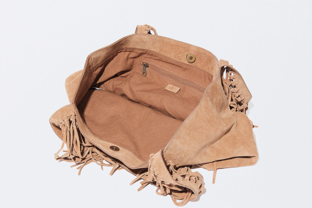 Este nuevo bolso de flecos de Parfois hace sumar puntos de estilo a tu  armario