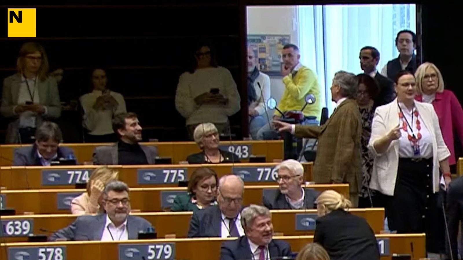 Herman Tertsch s'encara amb Puigdemont, Comín i Ponsatí al Parlament Europeu