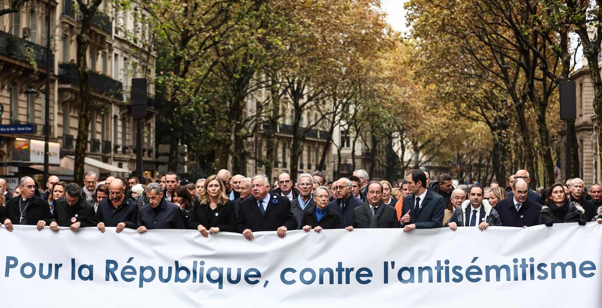 105.000 personas se manifiestan en París contra el antisemitismo