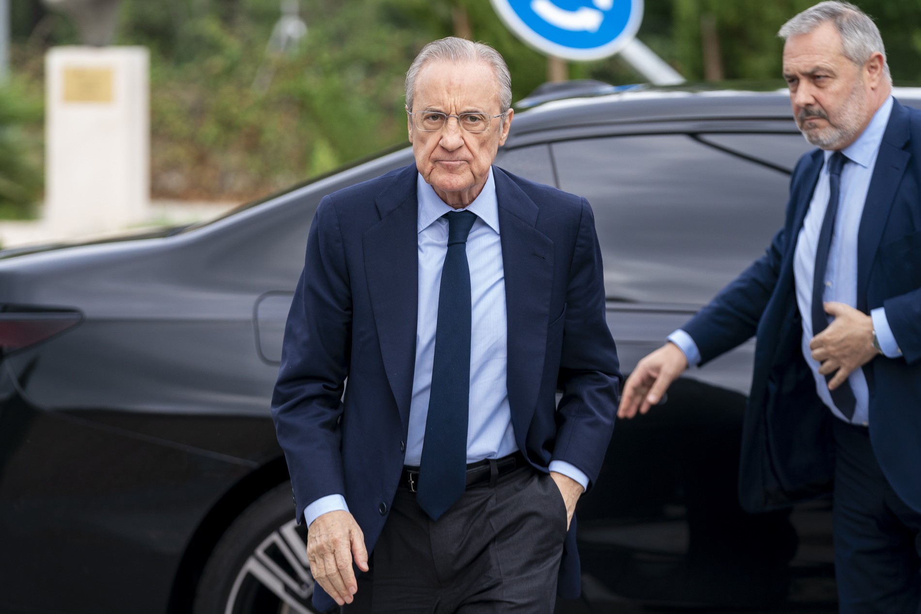 El Nápoles llega a Madrid para negociar la salida con Florentino Pérez en enero